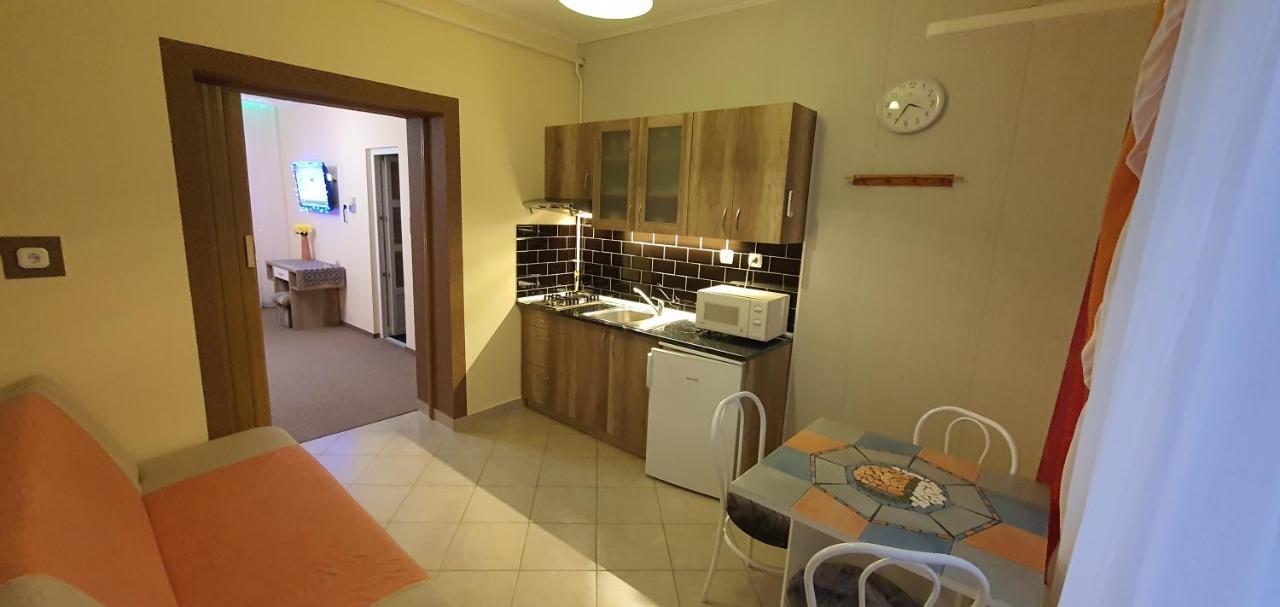Szlavi Apartman Baja Buitenkant foto
