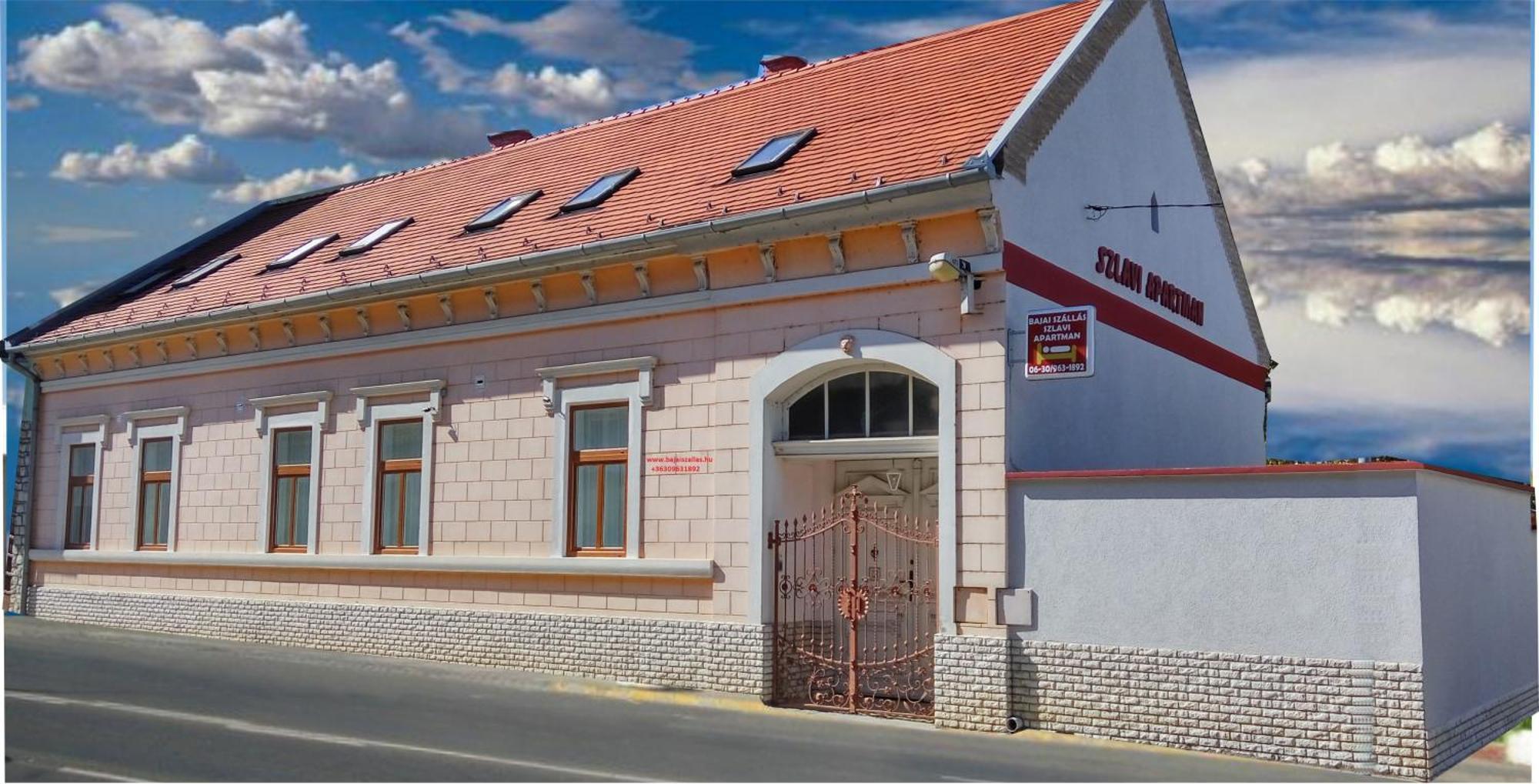 Szlavi Apartman Baja Buitenkant foto