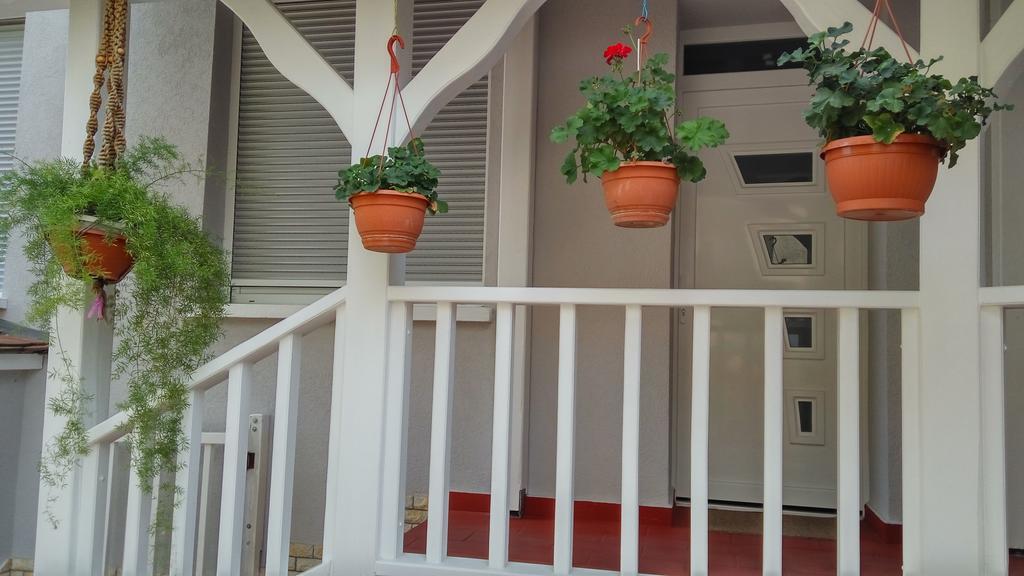 Szlavi Apartman Baja Buitenkant foto