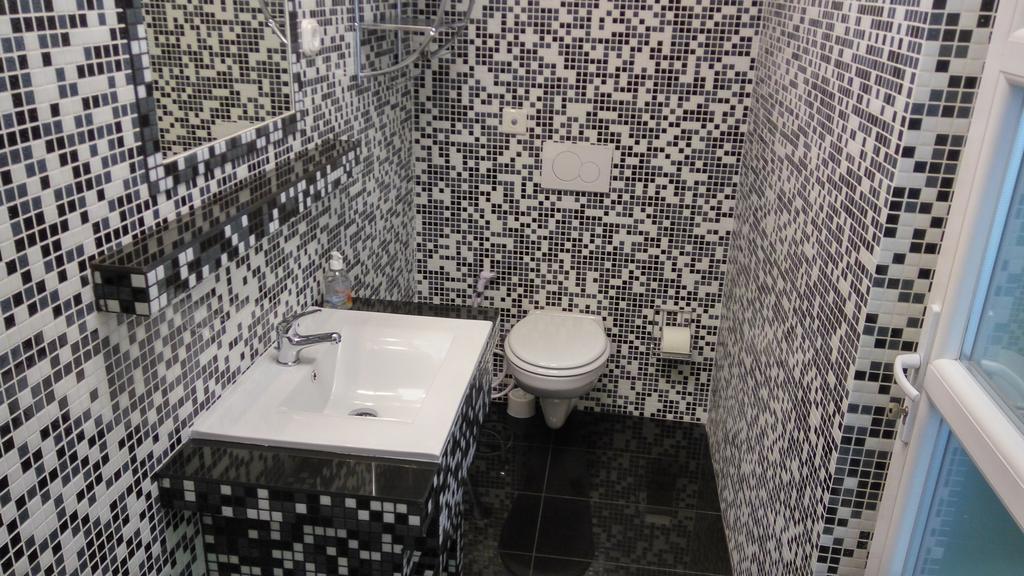 Szlavi Apartman Baja Buitenkant foto